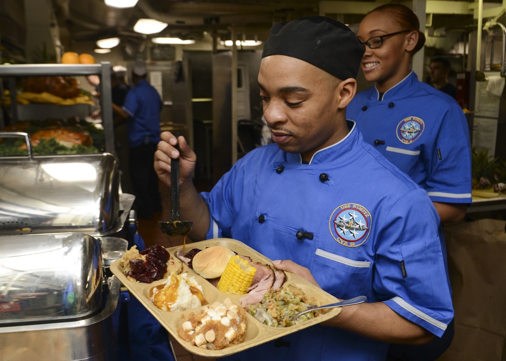 Nimitz Sailor Prepares Thanksgiving Dinner