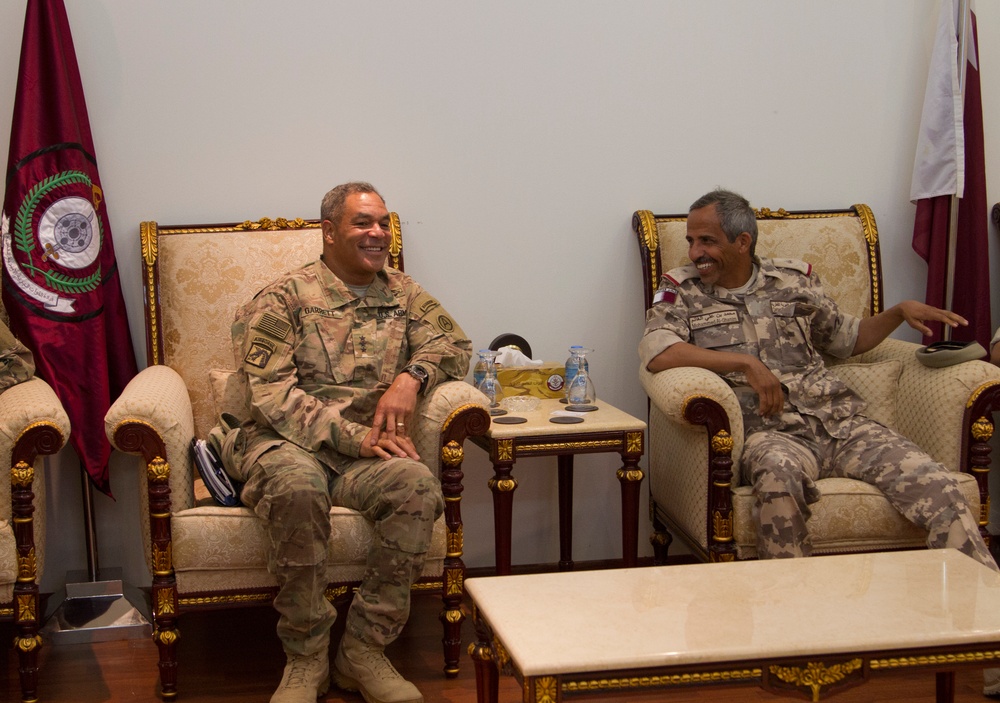 ARCENT commander meets with Qatari Emiri Land Forces commander