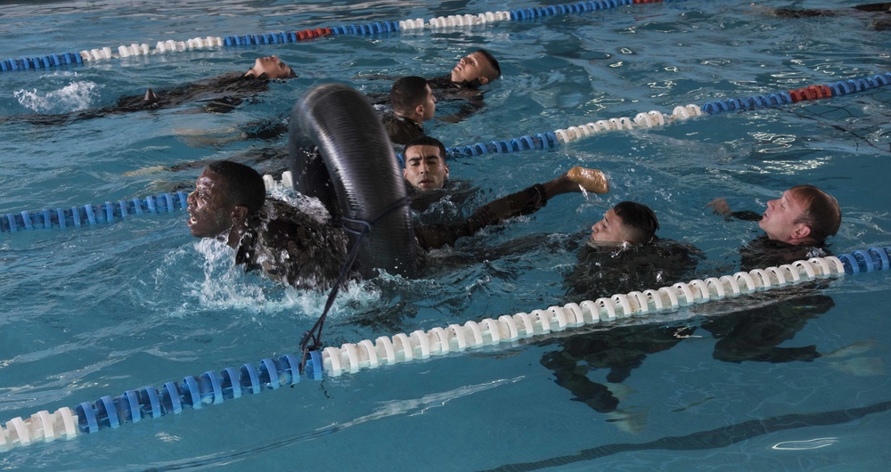 US Soldiers, French marines dive into French Commando Course prequalification assessment