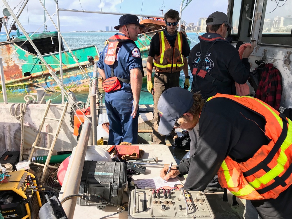 Dive supervisor records Pacific Paradise dives