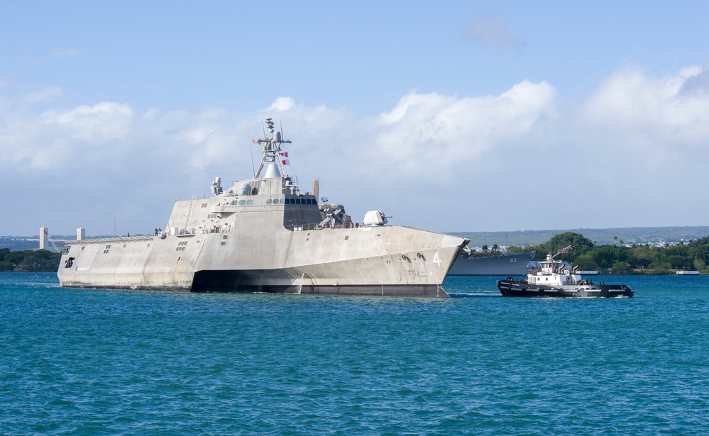 USS Coronado arrives in Pearl Harbor