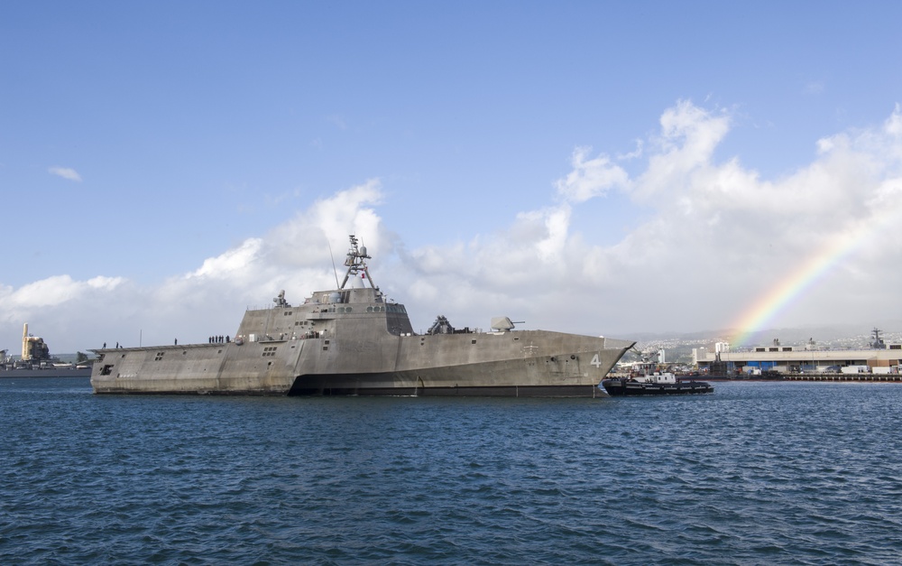 USS Coronado arrives in Pearl Harbor