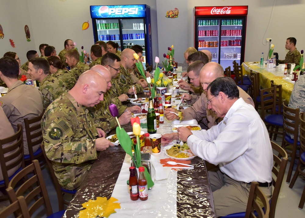 Wyoming Senator visits guardsmen