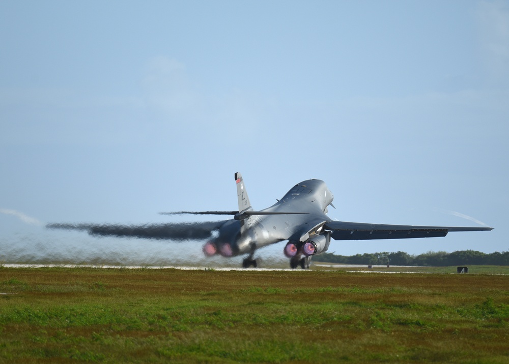 U.S. bombers conduct bilateral training with Royal Australian Air Force in conjunction with Lightning Focus exercise