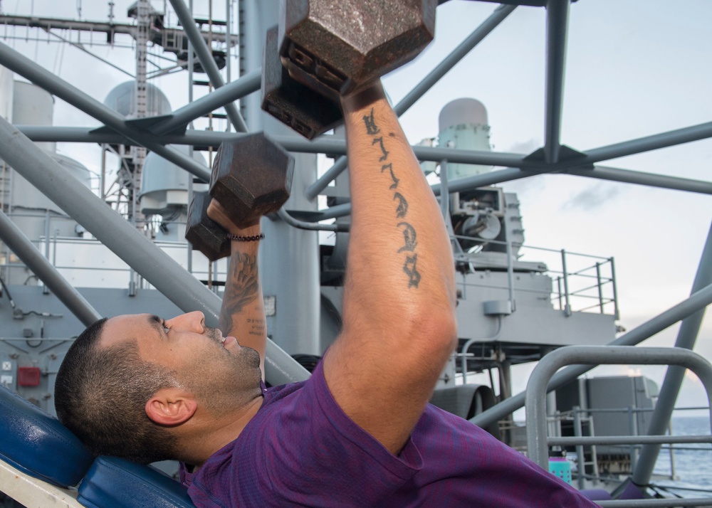 USS Lake Erie (CG 70) EM2 works out