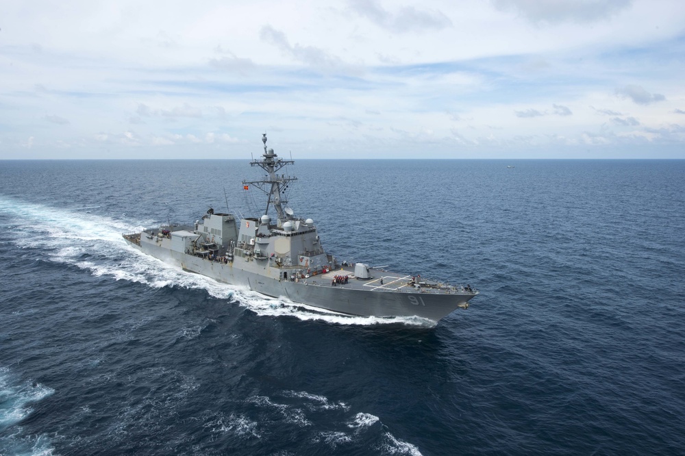 DVIDS - Images - USNS Amelia Earhart Conducts UNREP with USS Pinckney ...