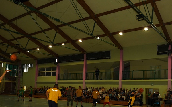 NSF Redzikowo Sailors play basketball with local students