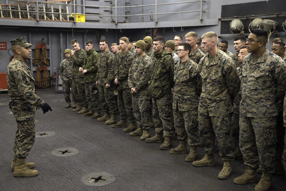 2nd TSB conducts Type Course Amphibious Training