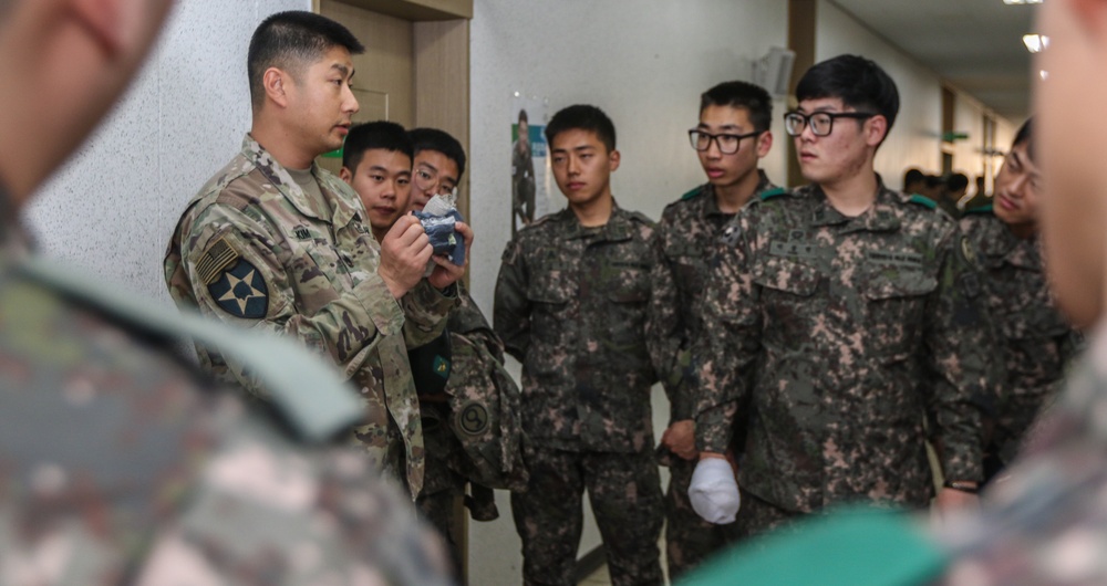 210th FA BDE provides inital CLS training to 5th ROKA ID Soldiers