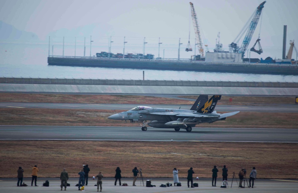 MCAS Iwakuni welcomes the first jet squadrons from Carrier Air Wing Five