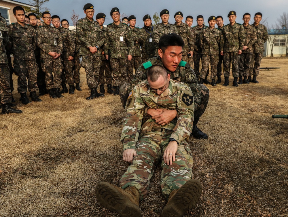 210th FA BDE provides inital CLS training to 5th ROKA ID Soldiers