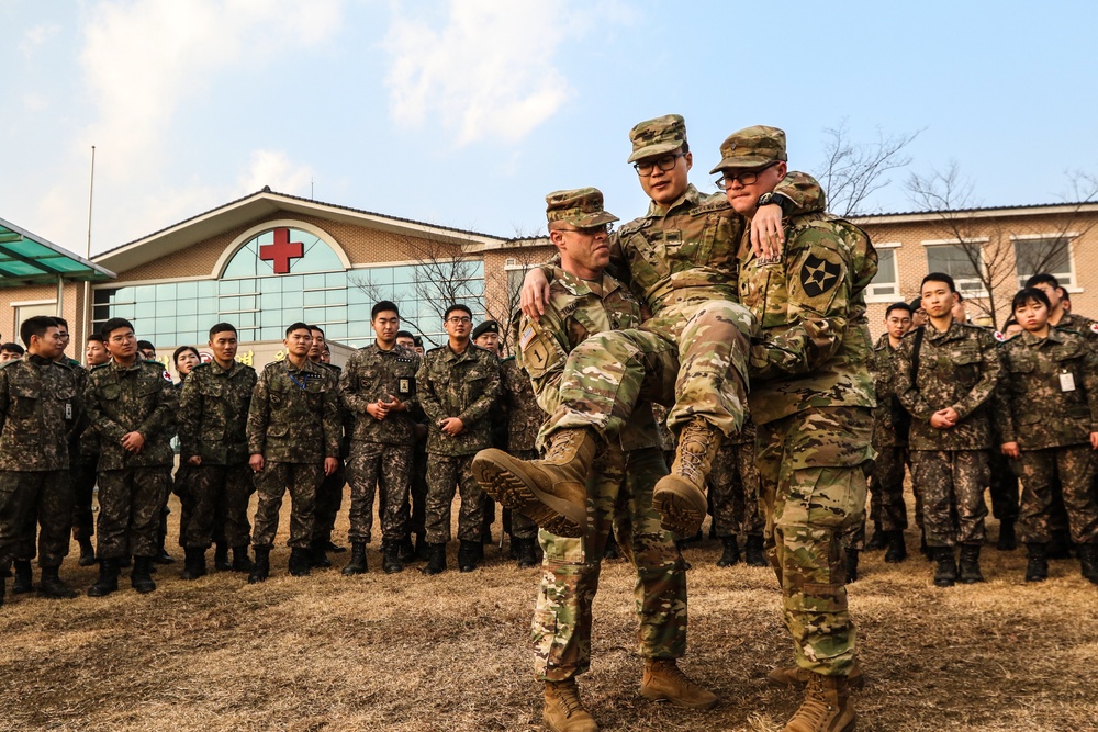 210th FA BDE provides inital CLS training to 5th ROKA ID Soldiers