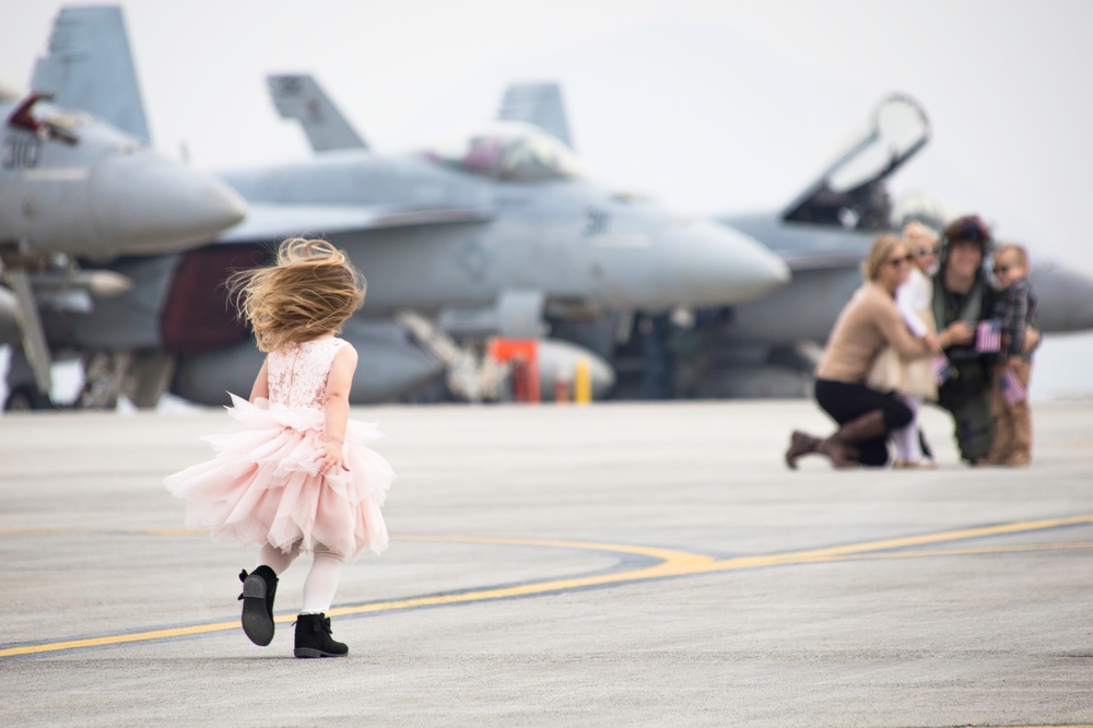 MCAS Iwakuni welcomes the first jet squadrons from Carrier Air Wing Five