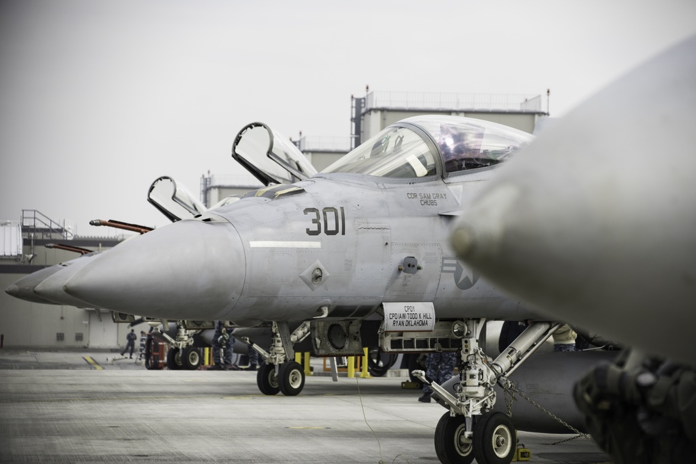 MCAS Iwakuni welcomes the first jet squadrons from Carrier Air Wing Five