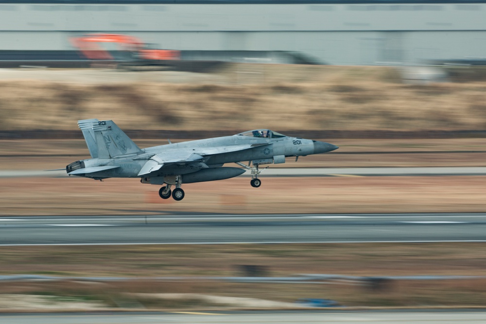 MCAS Iwakuni welcomes the first jet squadrons from Carrier Air Wing Five