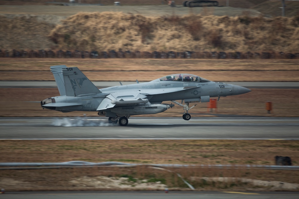 MCAS Iwakuni welcomes the first jet squadrons from Carrier Air Wing Five