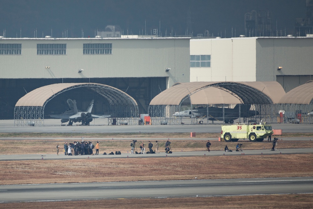 MCAS Iwakuni welcomes the first jet squadrons from Carrier Air Wing Five