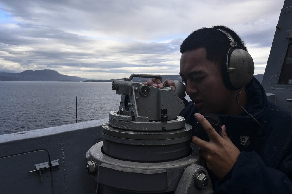 USS San Diego (LPD 22) Quartermaster Finds Ship's Bearing