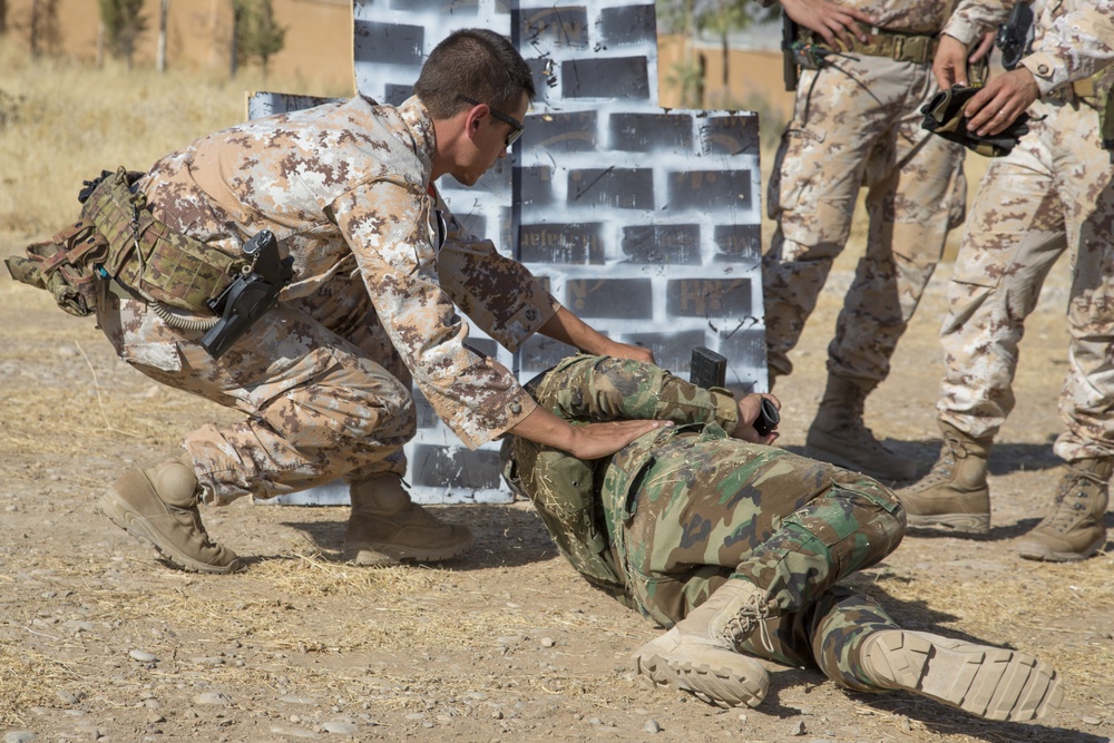 Italian army trainers lead Peshmerga advanced marksmanship training