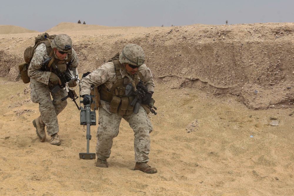 BLT 1/5 conducts live-fire platoon level attacks