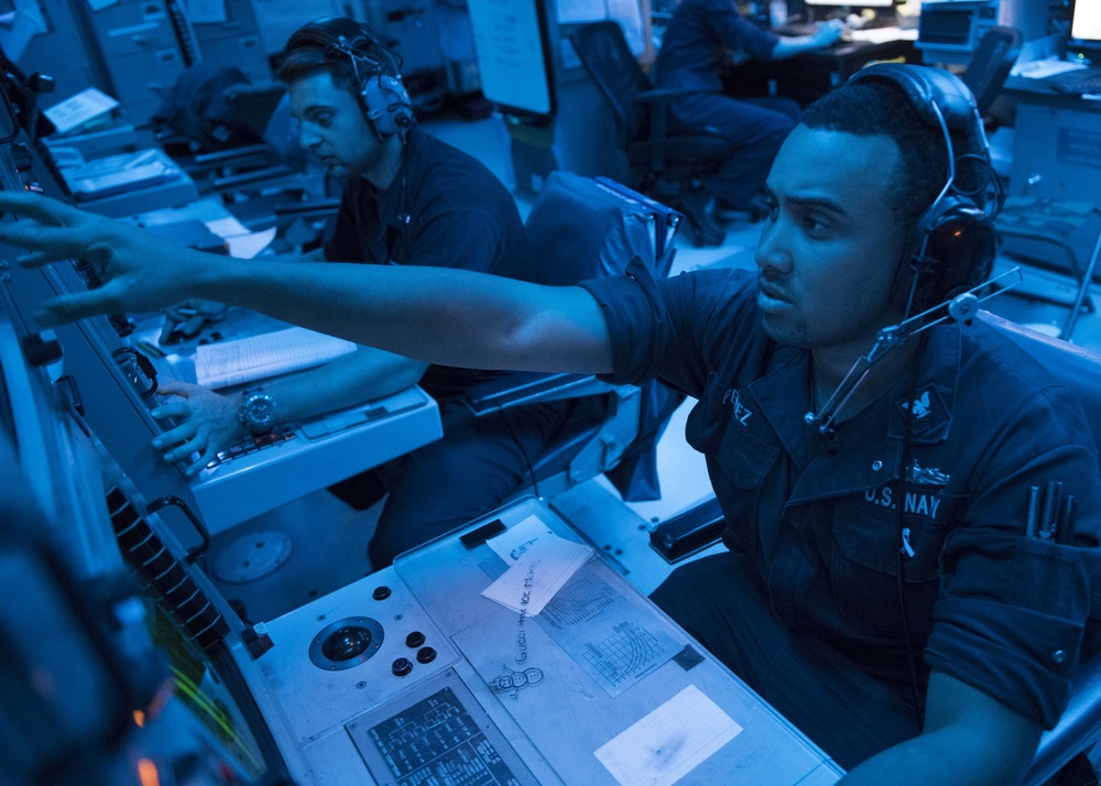 USS Lake Erie (CG 70) Sonar Technicians stand watch