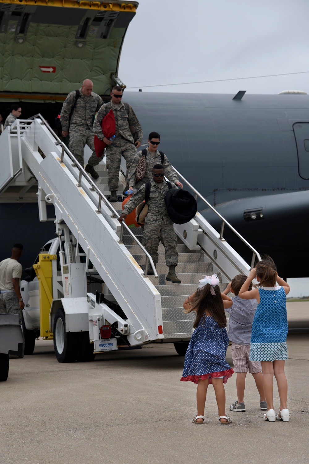 McConnell Airmen return home