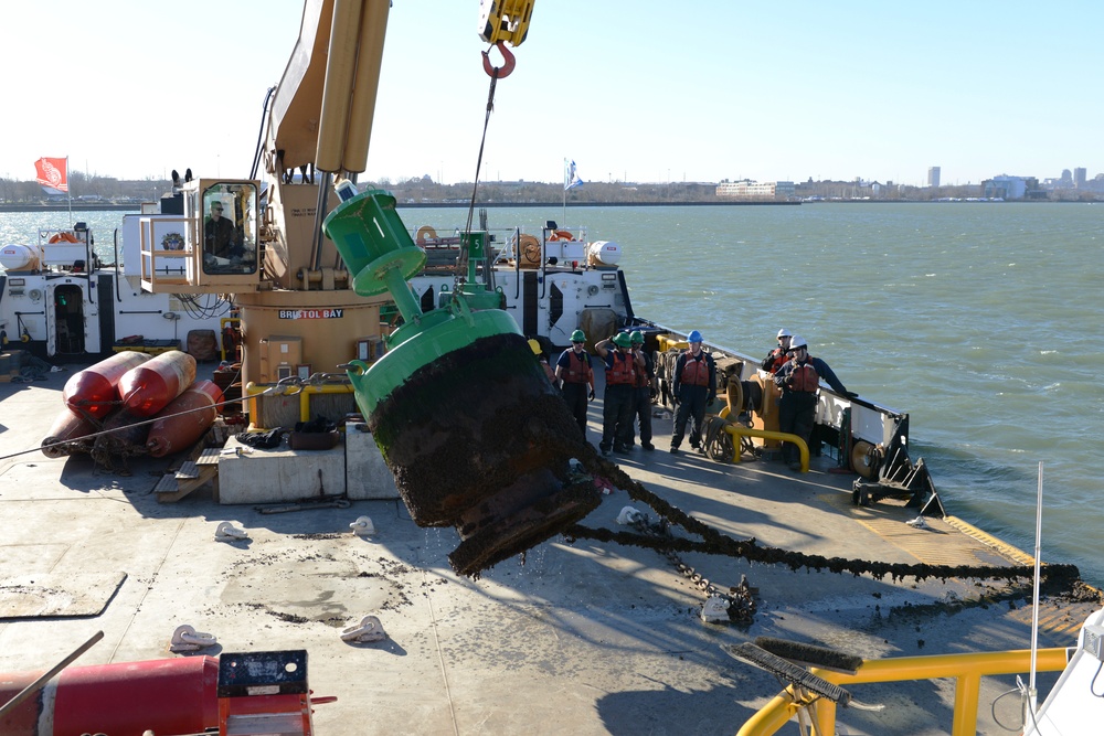 USCGC Bristol Bay conducts Operation Fall Retrieve in Cleveland Harbor