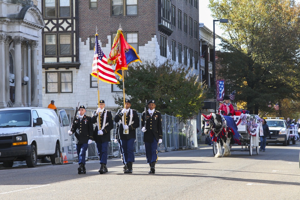 Sustainment Soldiers support Paducah Veterans Day parade