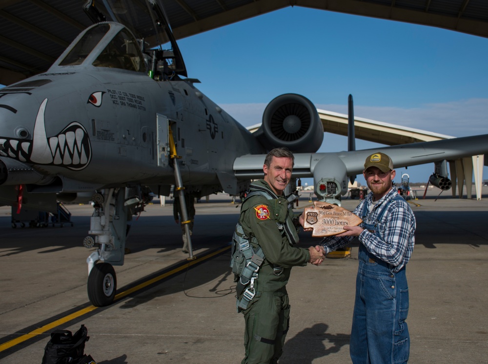 Maj. Gen. Ronald 'Bruce' Miller clocks 3,000 hours in A-10