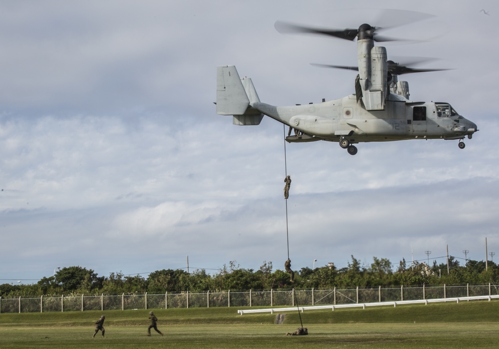 Marines fast rope with a MV-22B Osprey in Okinawa