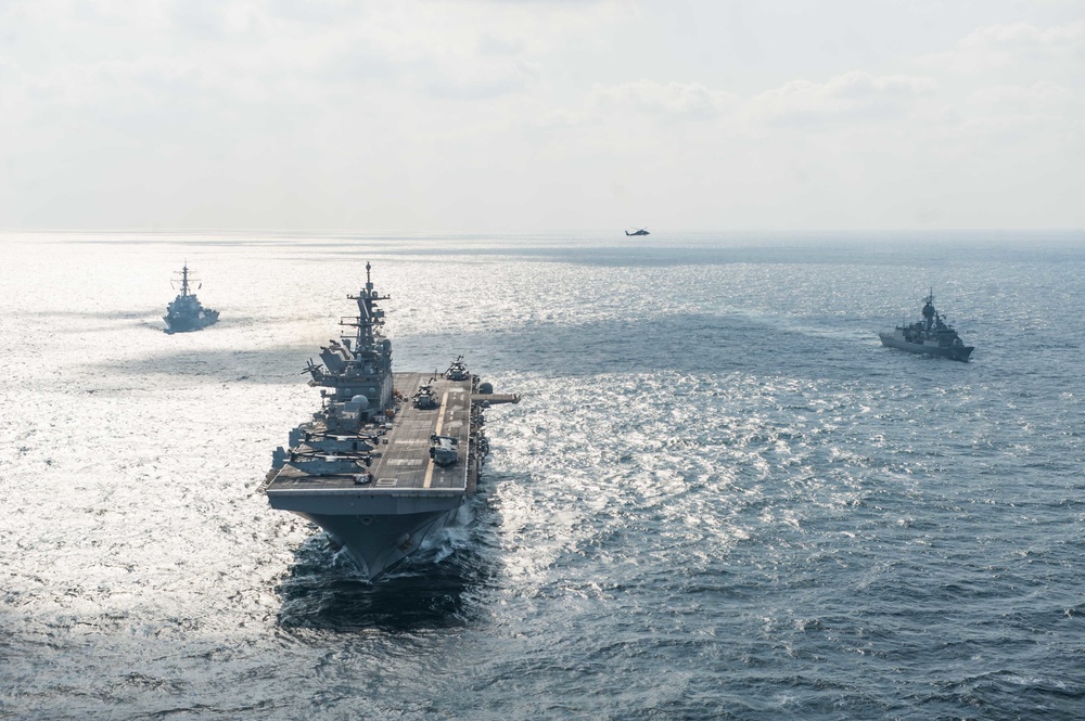 USS America, USS Hopper, HMAS Warramunga participate in Photo exercise