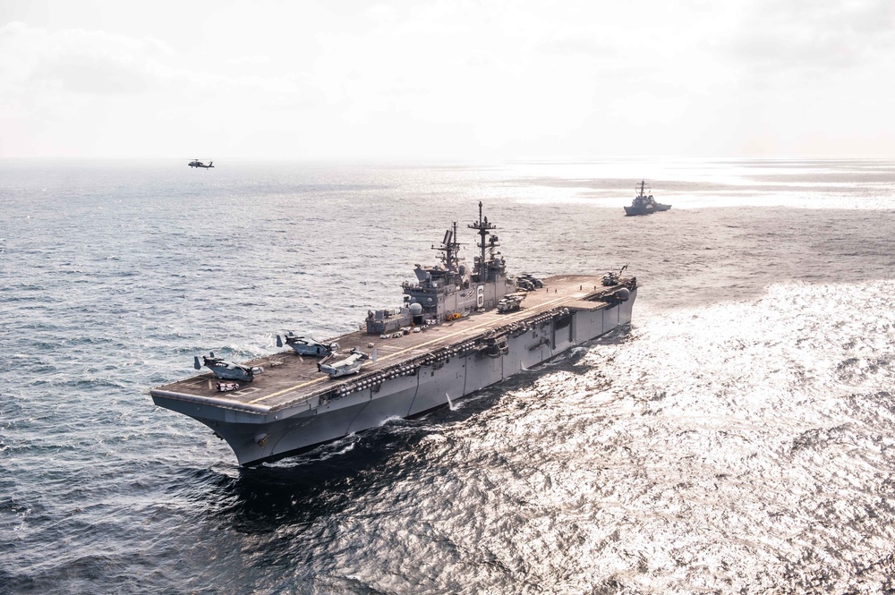 USS America, USS Hopper, HMAS Warramunga participate in Photo exercise