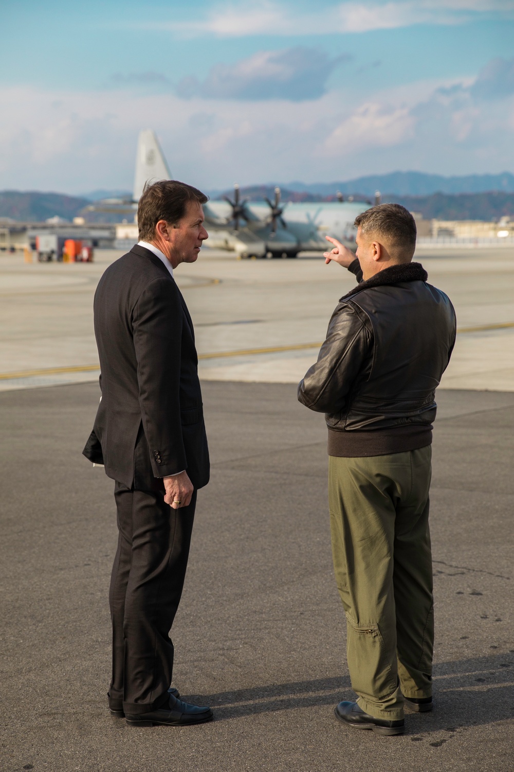 U.S. Ambassador to Japan makes first visit to MCAS Iwakuni