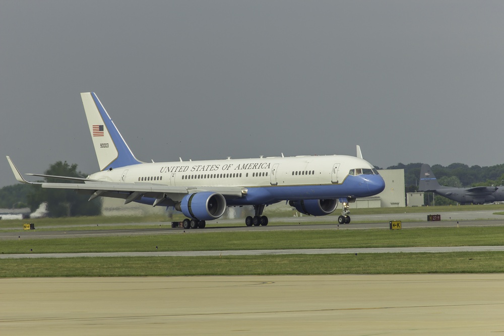 Air Force One Arrives