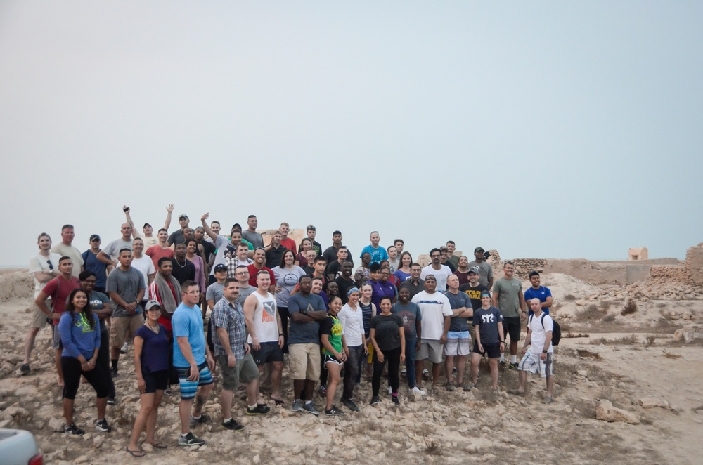 Airmen Clean Up Beach in Qatar