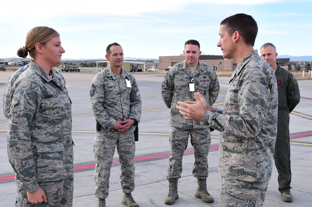Buckley hosts AFSPC deputy commander