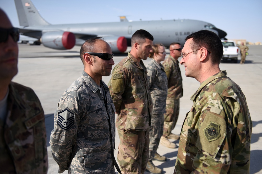 Gen Lengyel and CSM Kepner Thanksgiving troop visits