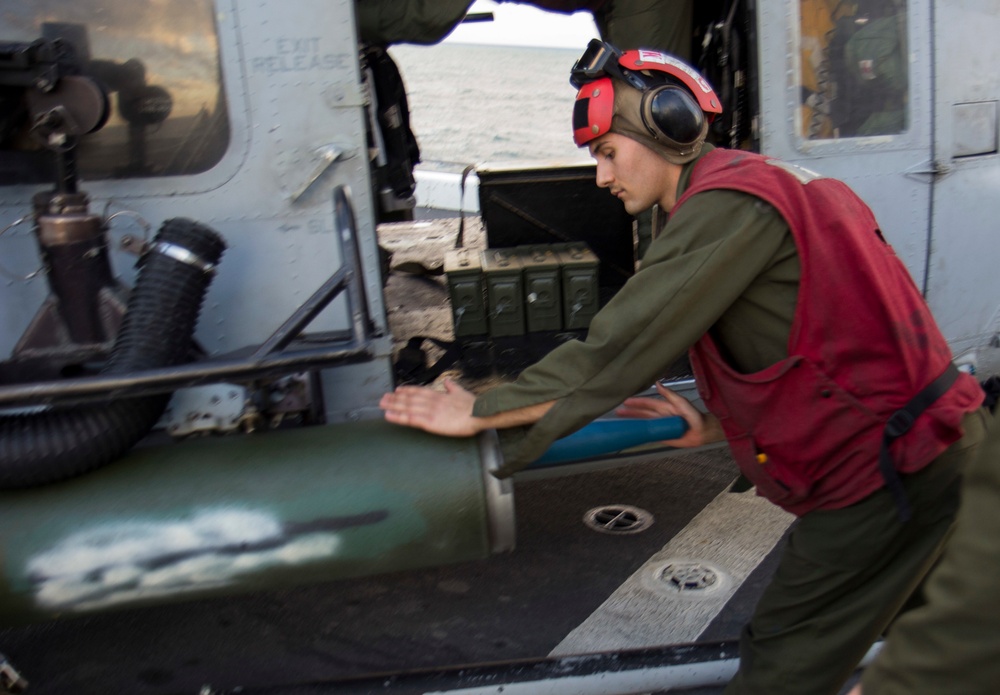 1.	Night CAS: 26th MEU conducts night time close air support exercise