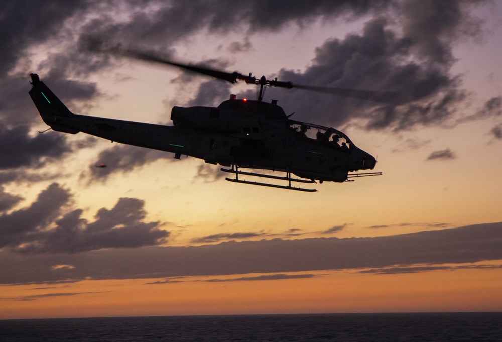 Night CAS: 26th MEU conducts night time close air support exercise