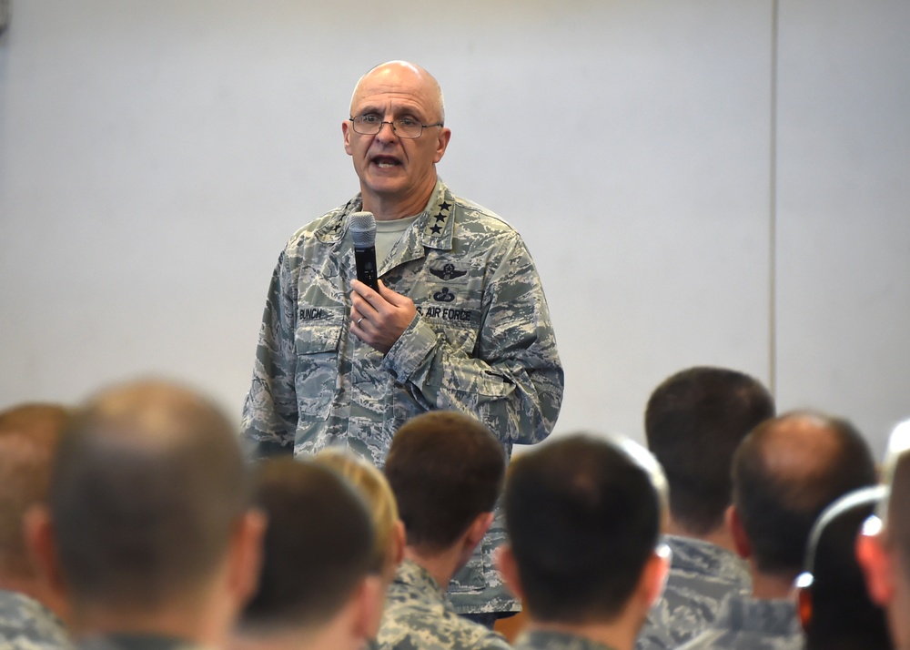 Lt Gen Arnold Bunch Speaks to Airmen of SMC