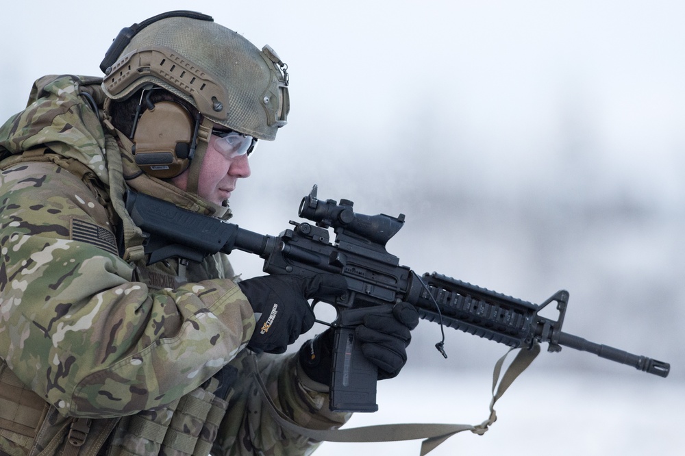 3rd Air Support Operations Squadron hone marksmanship skills on JBER