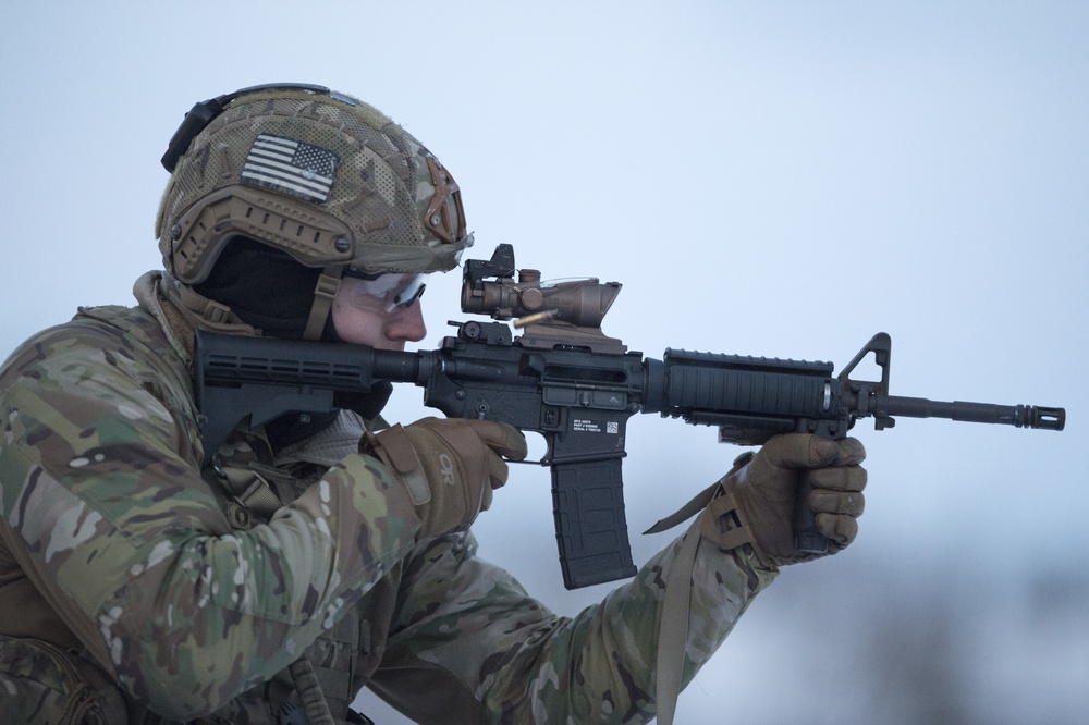 3rd Air Support Operations Squadron hone marksmanship skills on JBER