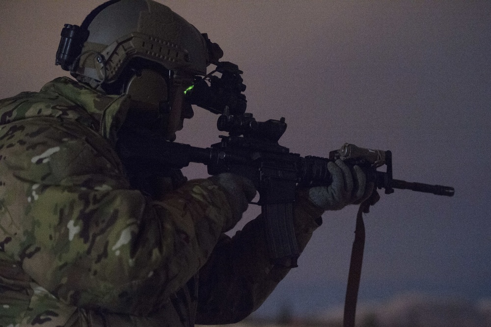 3rd Air Support Operations Squadron hone marksmanship skills on JBER