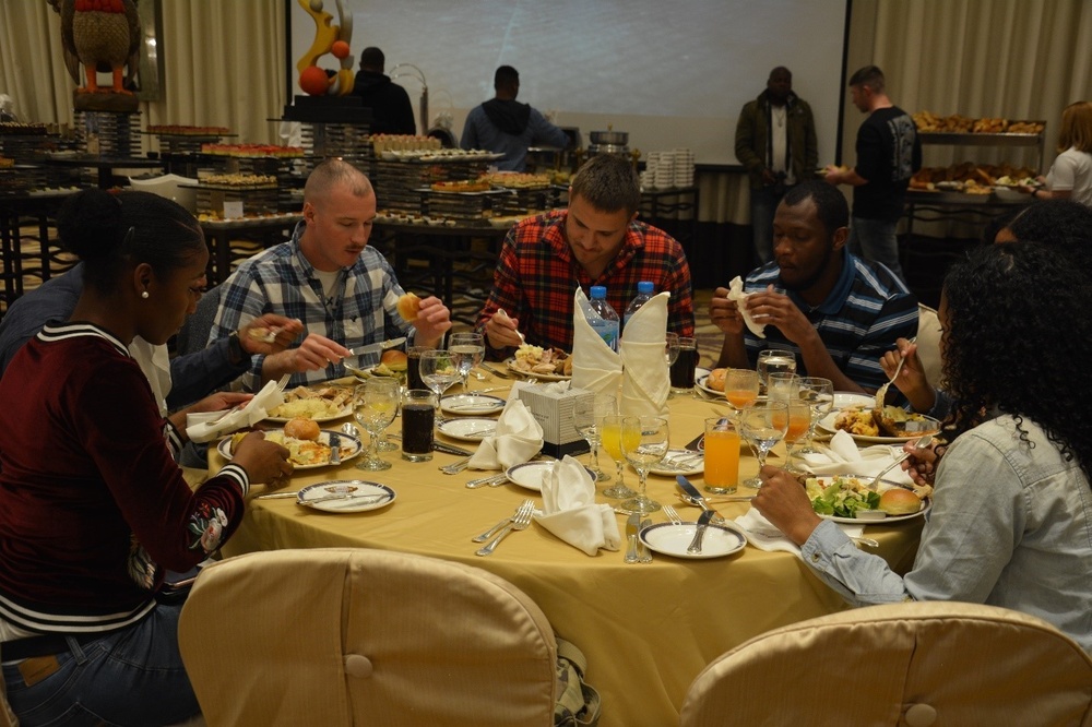 ASG-KU Commander speaks at AUSA Thanksgiving lunch
