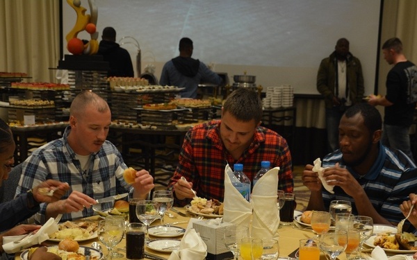 ASG-KU Commander speaks at AUSA Thanksgiving lunch