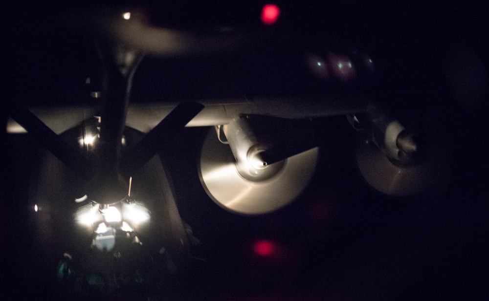 340th Expeditionary Air Refueling Squadron refuels F-16s over Syria