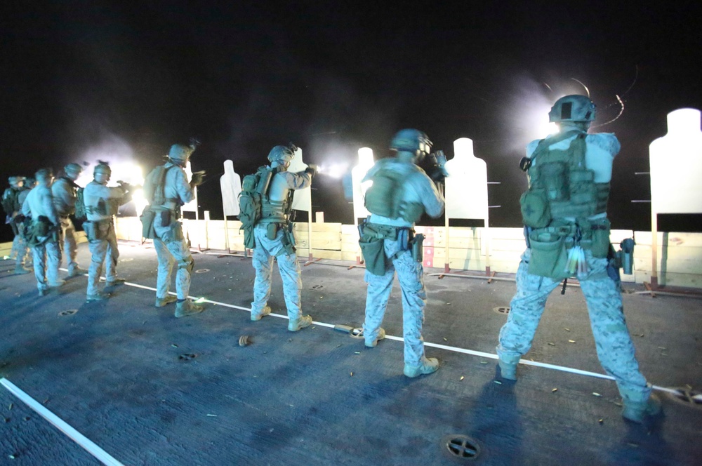 15th MEU's Maritime Raid Force conducts deck shoot