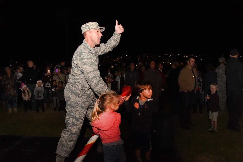 HolidayTree Lighting