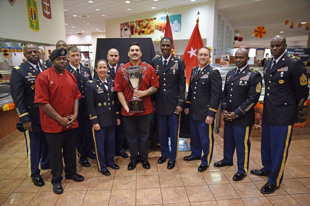 Warrior Inn takes first in Thanksgiving contest