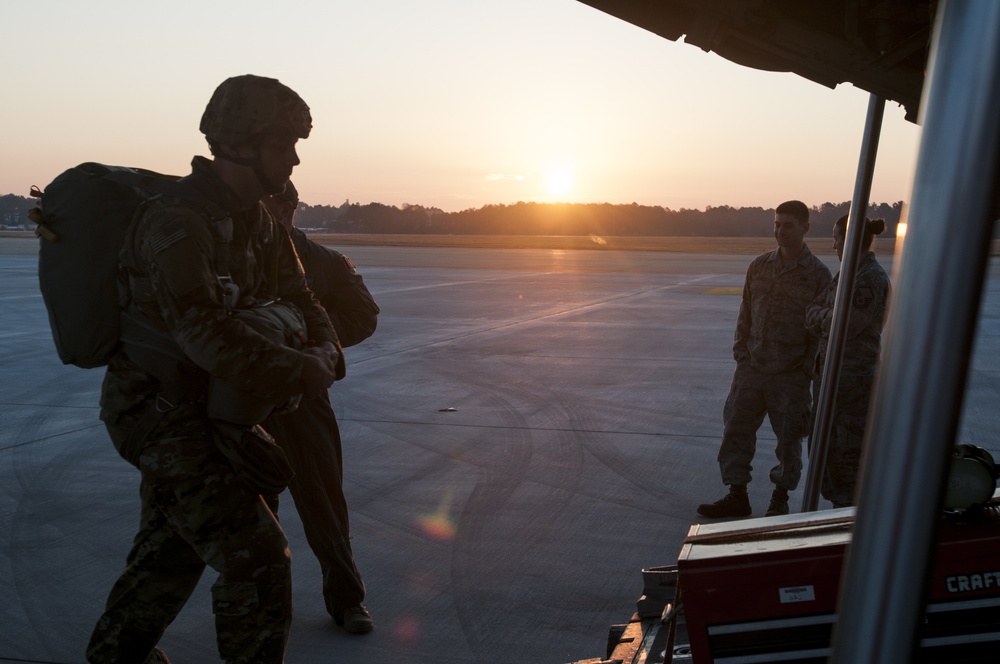 PARATROOPERS ADHERE TO BASICS OF AIRBORNE OPERATIONS